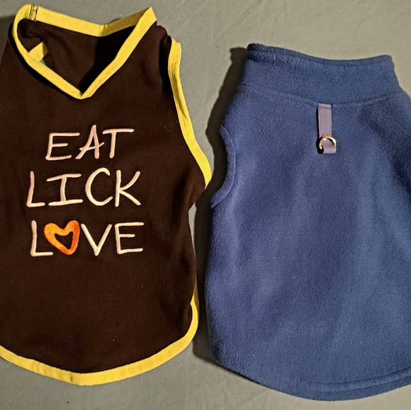 Bundle of 2 small to Medium Small/Med Dog  Jackets.In Excellent used condition. - Picture 2 of 9